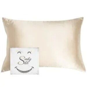 NWT Smily Silk Pillowcase - 100% Pure Mulberry Silk - 22Momme Highest Grade 6A